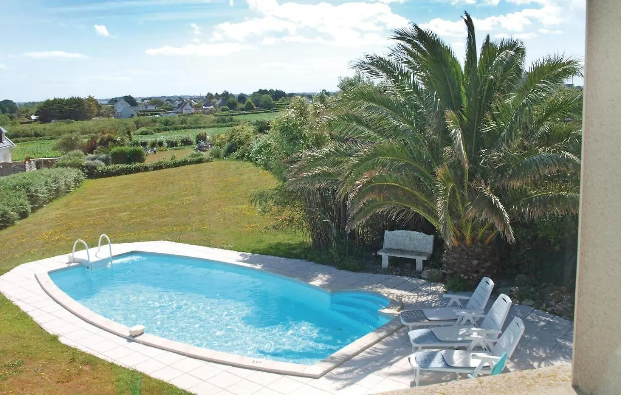 בית נופש 3 Bedroom Lovely Home In Pleubian