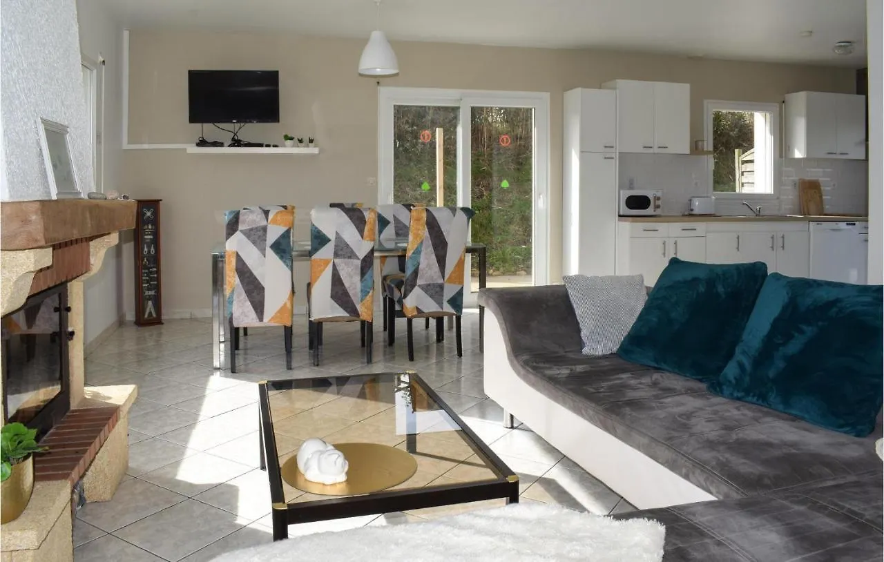 3 Bedroom Lovely Home In Pleubian